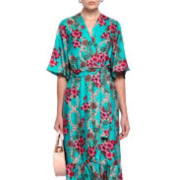 Sandro Paris Hibiscus 🌺 Silk Dress Kimono style like new - Picture 8 of 8